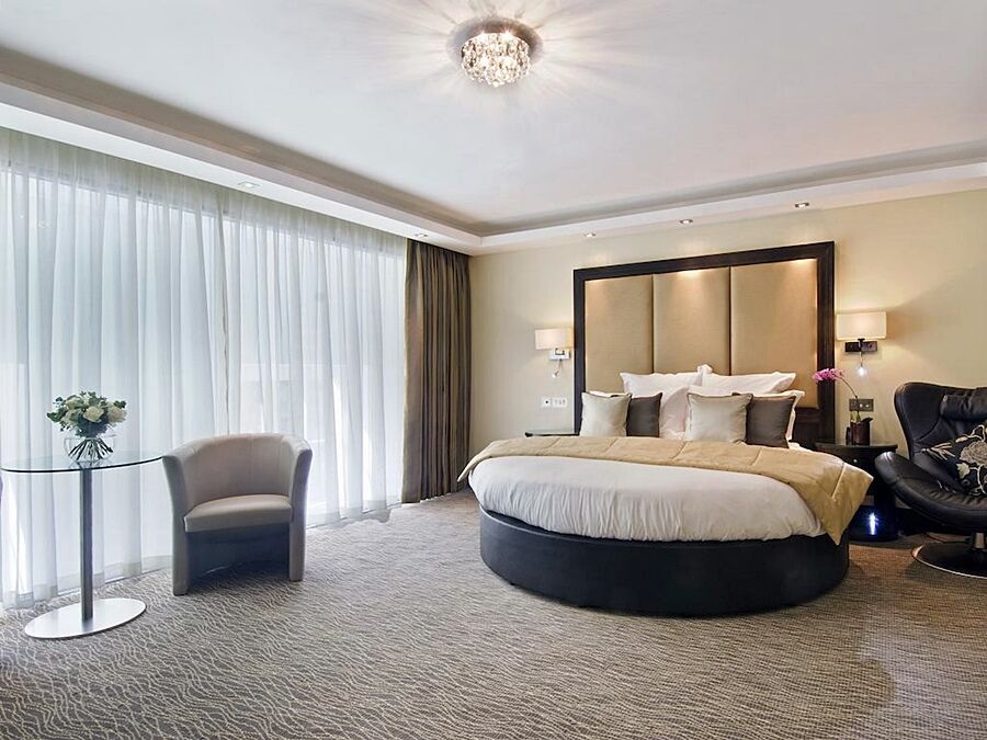 Montcalm Mayfair, Autograph Collection Лондон Екстер'єр фото A bedroom at the hotel