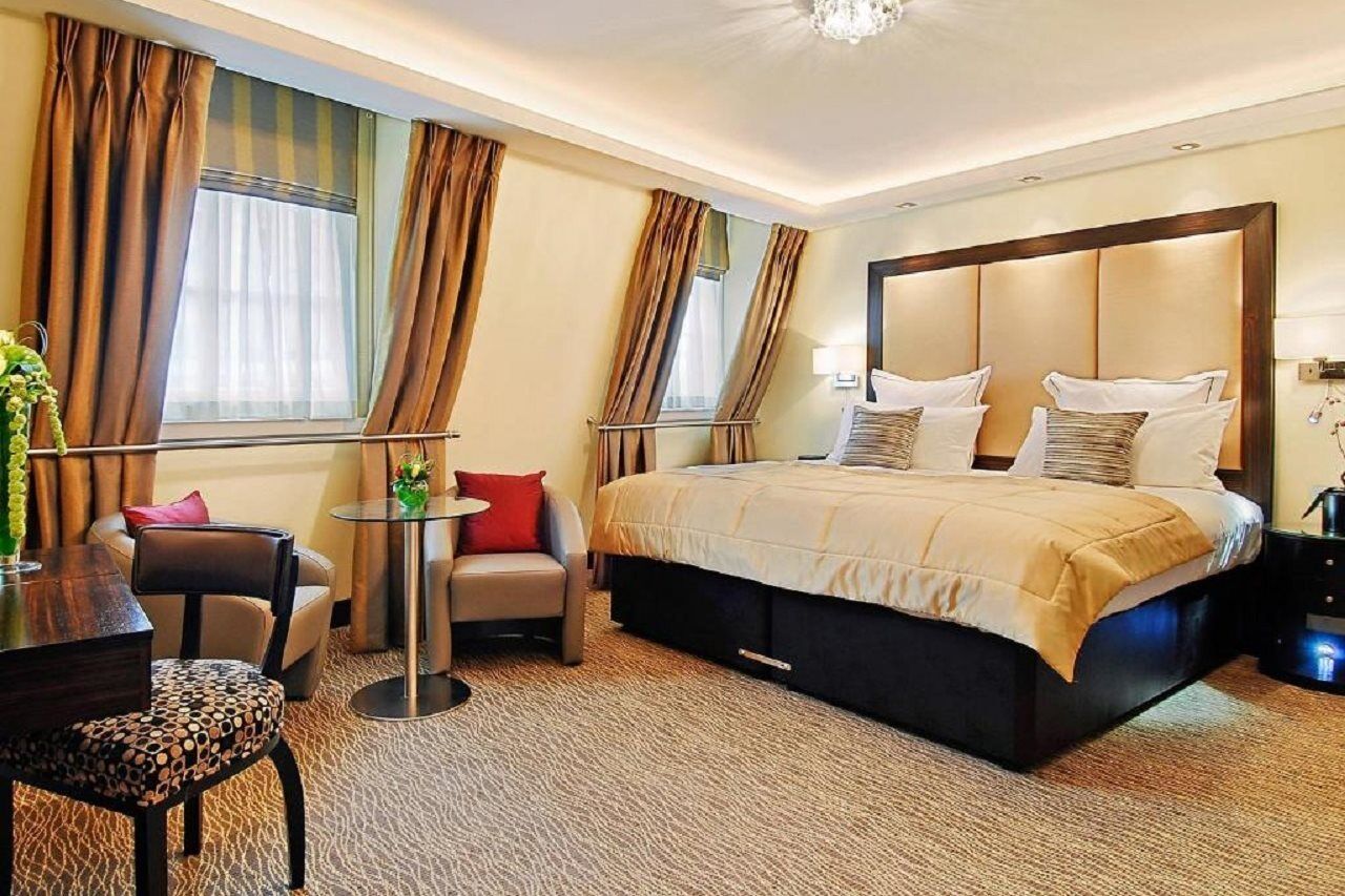 Montcalm Mayfair, Autograph Collection Лондон Екстер'єр фото A room at the Mandarin Oriental, Munich